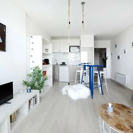 Sea Swing And Sun Apartment